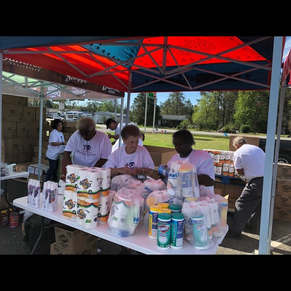 Meet your Posher, Debbie - Picture 6 of 7